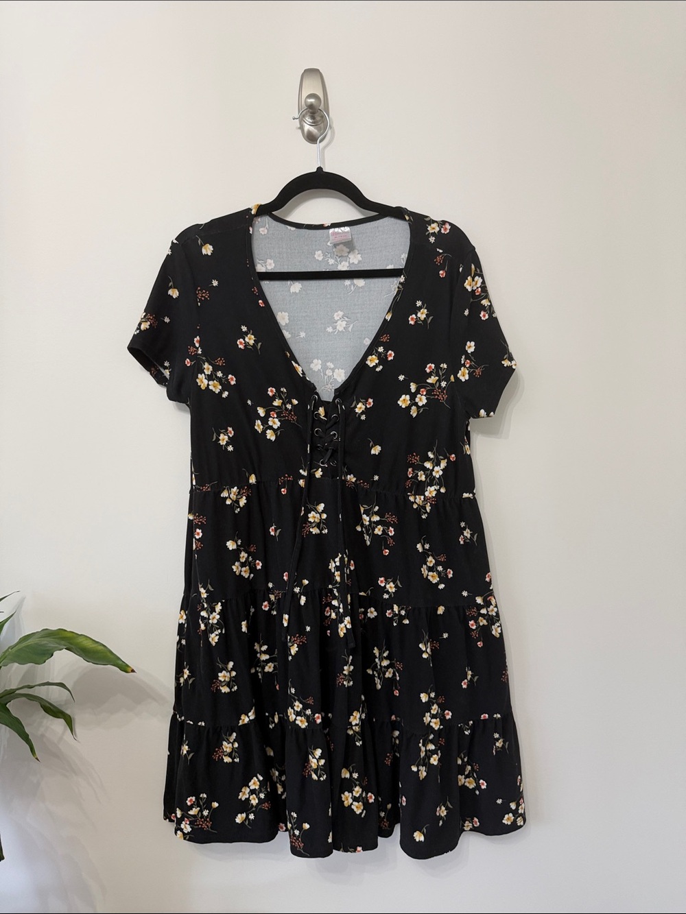 No Boundaries Women Black Floral Lace-Up Tiered Mini Dress Size XL